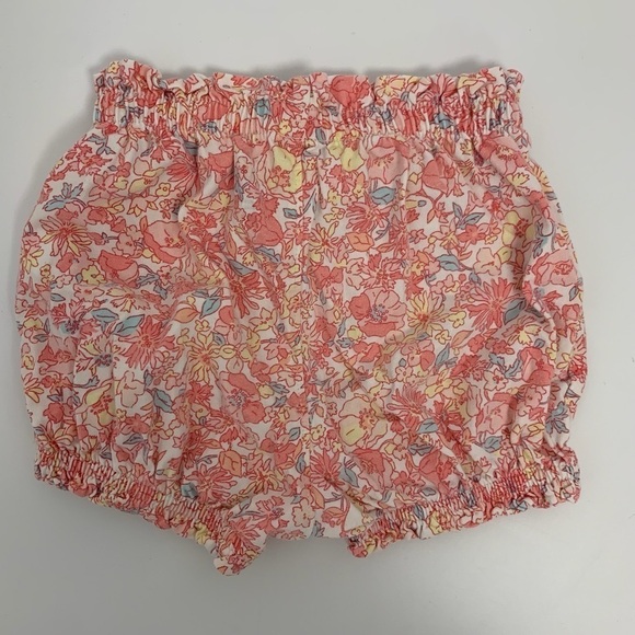 Baby Gap set of 2 Girls Shorts Sz 6 to 12 M - Picture 5 of 10